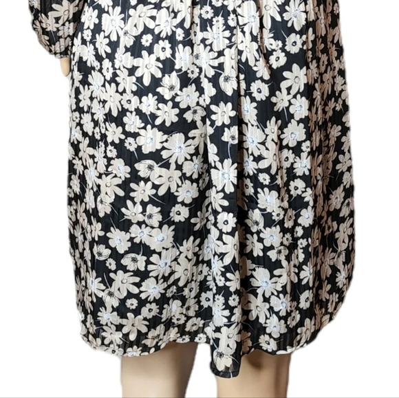 NWT ASTR the label RUFFLE SQUARE NECK SIDE CUTOUT MINI DRESS - Picture 11 of 16